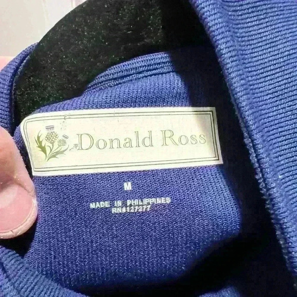 DONALD ROSS MENS VEST - MERINO WOOL 1/4 ZIP
Retail $149.00 - Picture 3 of 3